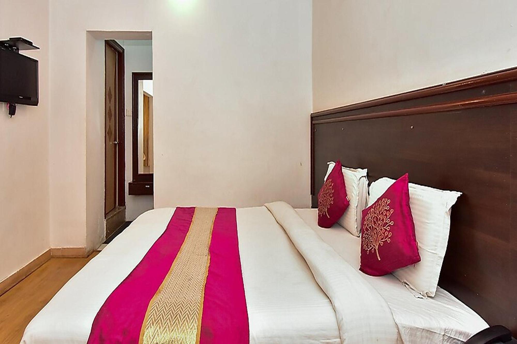 Hotel Deep Palace Near Bus Stand Udaipole Udaipur Eksteriør billede