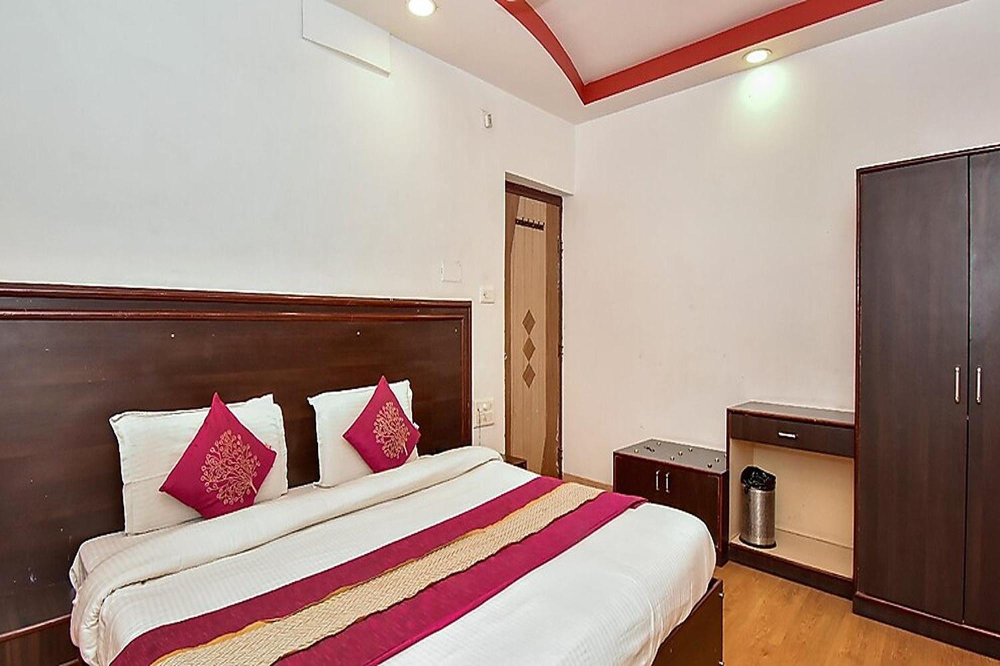 Hotel Deep Palace Near Bus Stand Udaipole Udaipur Eksteriør billede