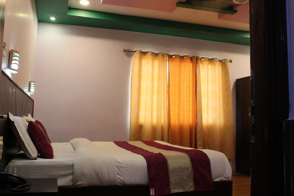 Hotel Deep Palace Near Bus Stand Udaipole Udaipur Eksteriør billede