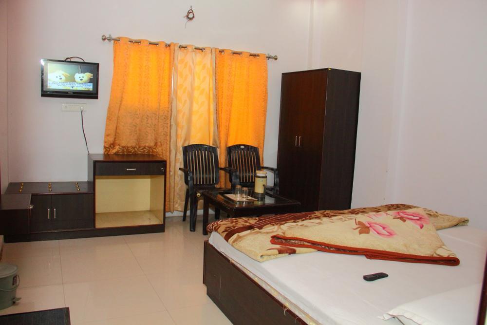 Hotel Deep Palace Near Bus Stand Udaipole Udaipur Eksteriør billede